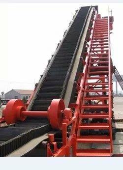 Large inclination conveyor